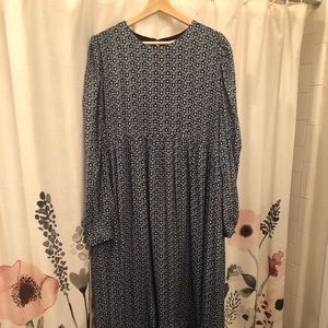 Maxi dress. Blue and white with star pattern.